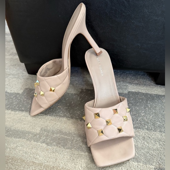 ✨Host Pick✨ Marc Fisher Dacorin Heeled Slides with Gold Stud Details - Latte Tan - Picture 3 of 7